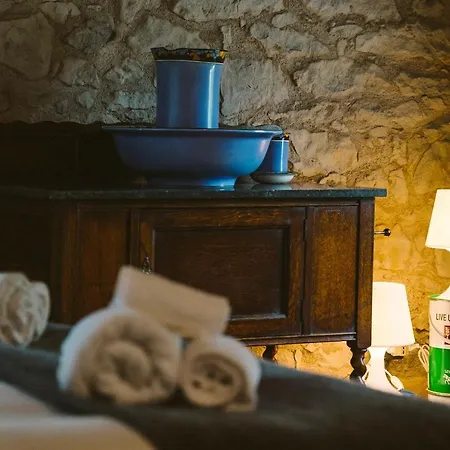 Sotto I Sassi Bed & Breakfast Guiglia Exterior photo